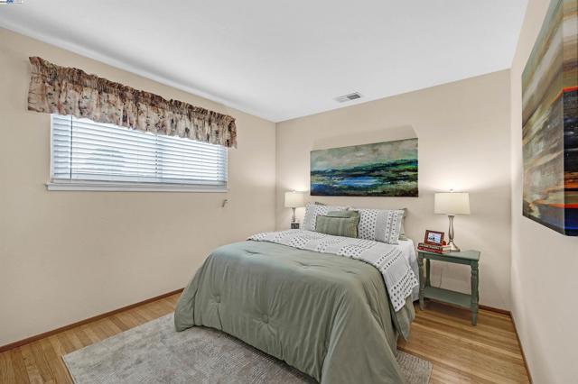 4601 Hampshire Way, Fremont CA: https://media.crmls.org/mediaz/b0817921-5d2b-43cb-9ce1-7af6f112287f.jpg