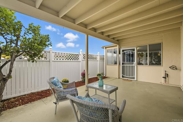 3902 Vista Campana N, Oceanside CA: https://media.crmls.org/mediaz/b0818d45-3fcf-4aae-971b-2eeb57d14a18.jpg