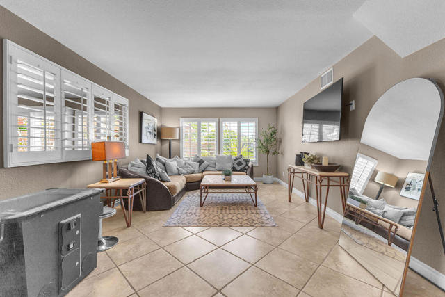 44310 Villeta Drive, La Quinta CA: https://media.crmls.org/mediaz/b081a268-e7f6-4d34-9efd-d606a0cf5abd.jpg