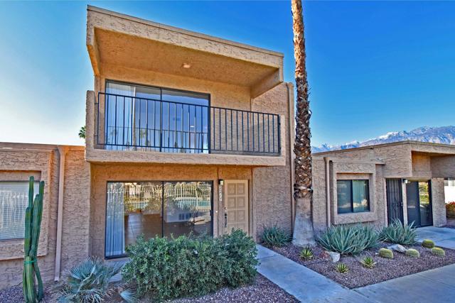 2217 Los Patos Drive, Palm Springs CA: https://media.crmls.org/mediaz/b081dbc1-97f3-404b-a1ec-030e10361769.jpg
