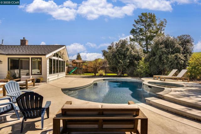 5400 Johnston Rd, Danville CA: https://media.crmls.org/mediaz/b0824669-f2c4-4d1d-8d7a-6cd7c8dd9f9d.jpg