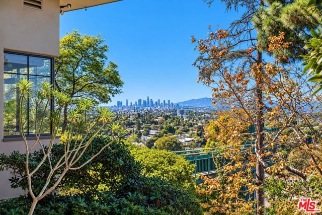 1750 Silverwood Terrace photo 3