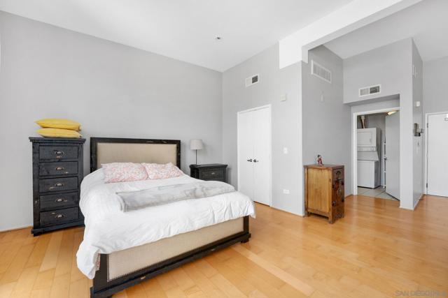 120 Island, San Diego CA: https://media.crmls.org/mediaz/b082d643-9cad-4544-91b9-2fcb23e1eaa7.jpg