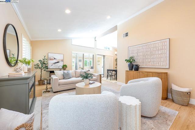 33036 Soquel St, Union City CA: https://media.crmls.org/mediaz/b0835014-93a0-4ecc-849a-d1a3762e7fa8.jpg