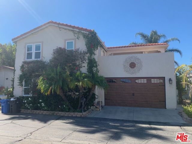 117 Navajo Lane, Topanga CA: https://media.crmls.org/mediaz/b0835cb7-fd9e-4440-ae05-30cd7deacad5.jpg
