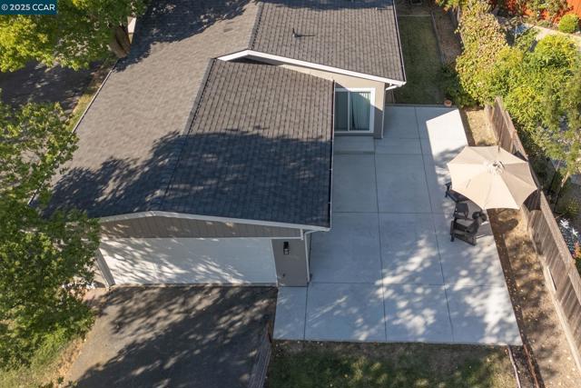 1933 Oak Park Blvd, Pleasant Hill CA: https://media.crmls.org/mediaz/b083a9fc-e0e4-45f1-8648-03dbf885c2ce.jpg