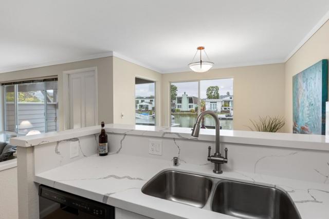 100 Lucky Drive, Corte Madera CA: https://media.crmls.org/mediaz/b083b0ae-336a-4a37-bbdb-fb0979364698.jpg