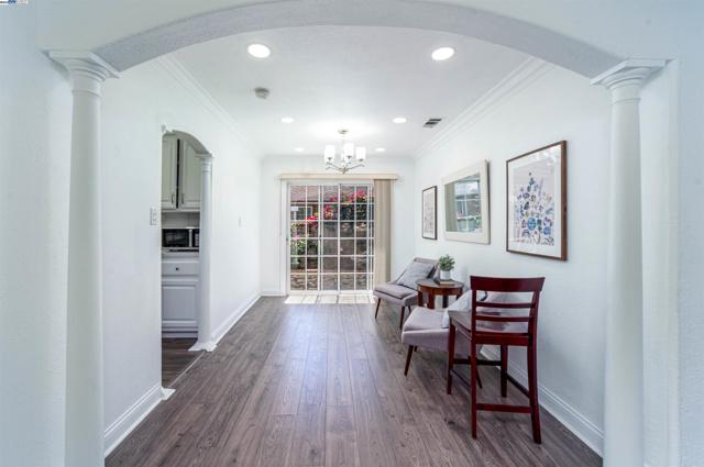 37621 Glenmoor Dr, Fremont CA: https://media.crmls.org/mediaz/b084ae69-5203-4fa3-ad69-253673e5897a.jpg
