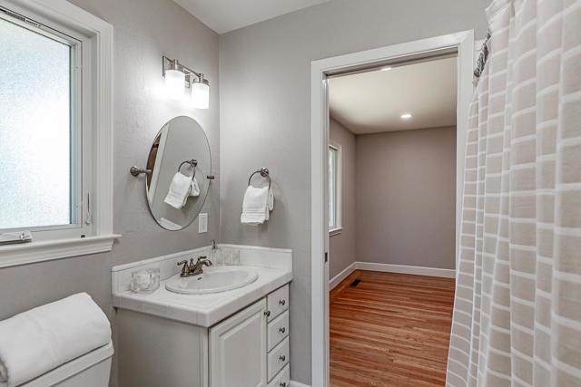 13038 Vista Del Valle Court, Los Altos Hills CA: https://media.crmls.org/mediaz/b0859a16-46b4-4076-88c6-227025a0e5a8.jpg