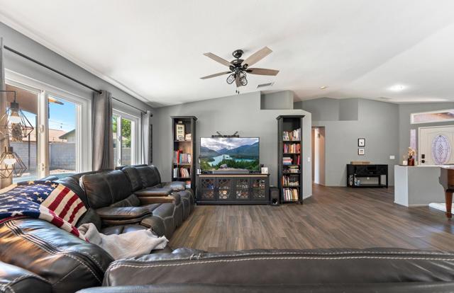 69867 Kent Place, Cathedral City CA: https://media.crmls.org/mediaz/b086288a-da1d-4c95-8a8a-20670a882ad6.jpg