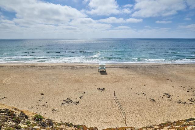 435 S Sierra Avenue, Solana Beach CA: https://media.crmls.org/mediaz/b0865c84-e301-4425-ae7f-54cee7bed952.jpg