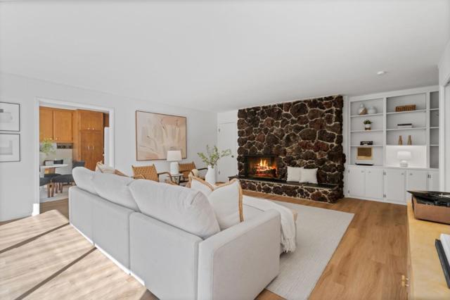 942 Viewridge Drive, San Mateo CA: https://media.crmls.org/mediaz/b0867205-de78-434e-8a04-b9e34e70ca69.jpg