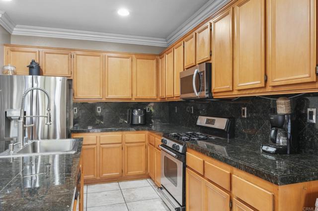 Detail Gallery Image 10 of 40 For 1223 Seagreen Pl, San Diego,  CA 92154 - 3 Beds | 2/1 Baths