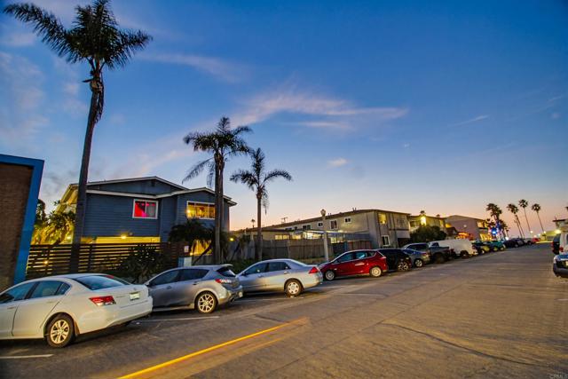 5027 Santa Monica Avenue, San Diego CA: https://media.crmls.org/mediaz/b0883c33-aa93-41dd-b919-d1dc8e37cf70.jpg