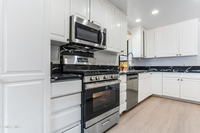 17220 Rinaldi, Granada Hills