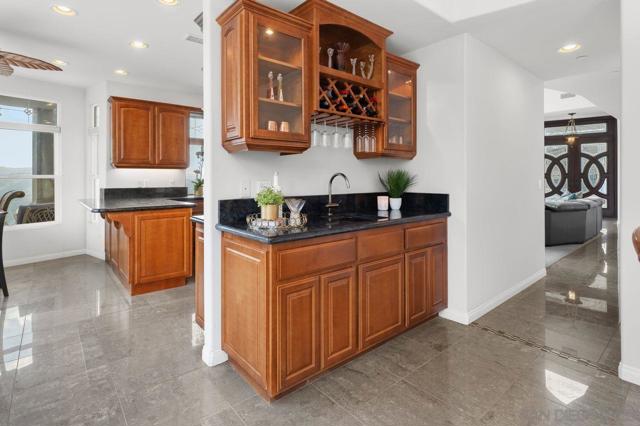 410 Woodland Ln, El Cajon CA: https://media.crmls.org/mediaz/b0887f29-da9e-4074-b044-43ef6691eea7.jpg