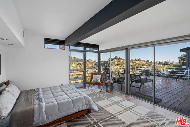 2690 Hollyridge Drive, Los Angeles CA: https://media.crmls.org/mediaz/b08917ae-e6e3-4328-abb2-a82e196c7cb2.jpg