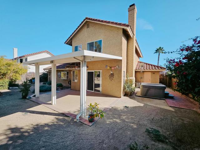 1715 Las Palmas Lane, Escondido CA: https://media.crmls.org/mediaz/b089d2f8-0a60-406b-8eb9-0120fc78cf2d.jpg