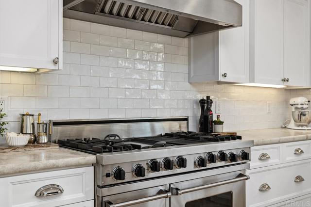 3433 Western Springs Rd, Encinitas CA: https://media.crmls.org/mediaz/b08abf28-4a0d-476a-b4b5-473edbc2b1bf.jpg