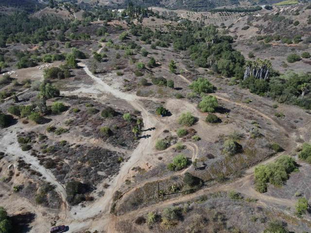 77 Jeffrey Heights Rd, Valley Center CA: https://media.crmls.org/mediaz/b08b0e2e-01bc-4afa-b98b-5a87c3439426.jpg