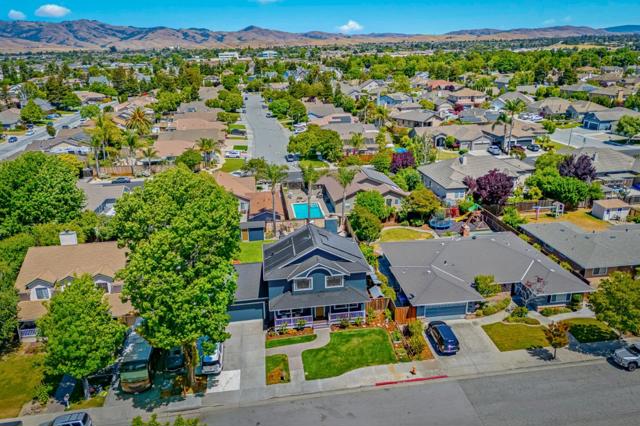 1851 Severinsen Street, Hollister CA: https://media.crmls.org/mediaz/b08b1ca9-be09-4579-9ce5-76a4109dd4ab.jpg