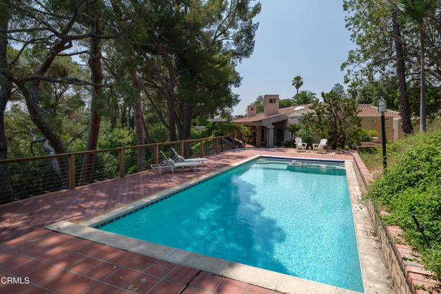 872 Flores De Oro, South Pasadena CA: https://media.crmls.org/mediaz/b08bfa04-bace-41fa-be44-36f028eacfe0.jpg