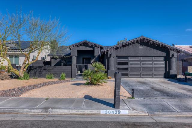 30426 Avenida Del Padre, Cathedral City CA: https://media.crmls.org/mediaz/b08d1304-955b-49d5-9f73-19c7bd1d03cc.jpg
