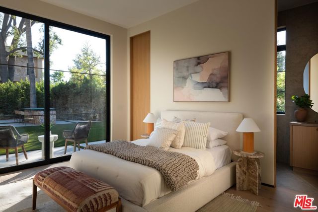 23340 Collins Street, Woodland Hills CA: https://media.crmls.org/mediaz/b08dc9cd-49cb-4f49-a326-f1f059383efd.jpg