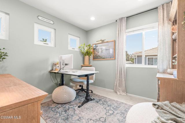 2758 Briarpatch Drive, Simi Valley CA: https://media.crmls.org/mediaz/b08e490b-86ff-4244-8649-6da6173d9c87.jpg