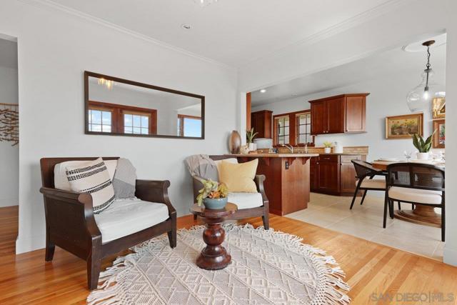 1250 Willow St, San Diego CA: https://media.crmls.org/mediaz/b08f13c0-2ad8-4b90-a3b6-1b5ef3c7fb3c.jpg
