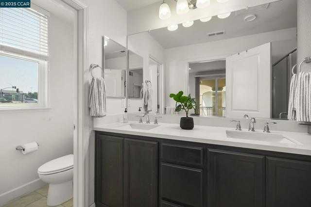 38976 Primula Ter, Newark CA: https://media.crmls.org/mediaz/b08f9934-8ebb-4154-a355-133694aee038.jpg