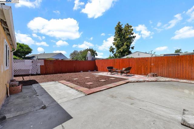 1069 Melcher St, San Leandro CA: https://media.crmls.org/mediaz/b090177a-9287-425b-9260-d92c13b2ce02.jpg