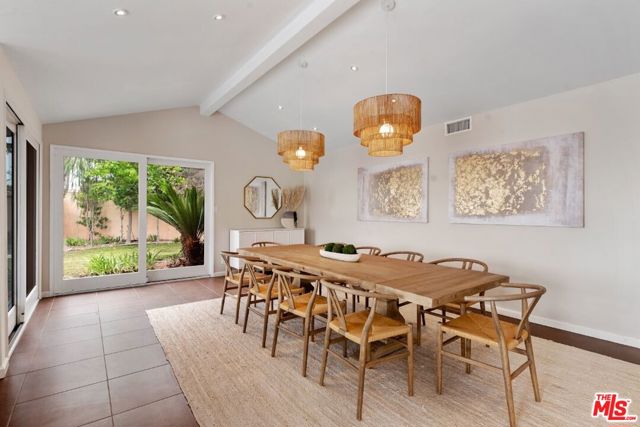 5916 Via Zurita, La Jolla CA: https://media.crmls.org/mediaz/b0902e47-3390-47b4-bf40-e7fa1e681f44.jpg
