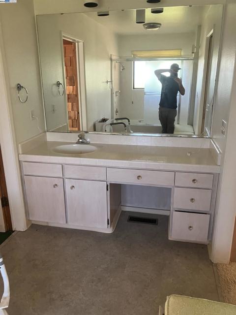 20521 Upper Hillview Dr, Sonora CA: https://media.crmls.org/mediaz/b0906bf3-8af2-4eec-befc-73094244d9e2.jpg