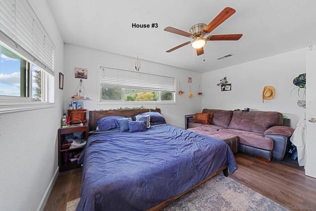 21908 Japatul Ln, Alpine CA: https://media.crmls.org/mediaz/b09098e5-fcd1-4162-8e16-79922a080483.jpg