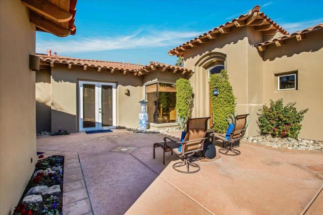 247 Loch Lomond Road, Rancho Mirage CA: https://media.crmls.org/mediaz/b0914eb6-179e-4b9c-b1dc-0edb40977e41.jpg