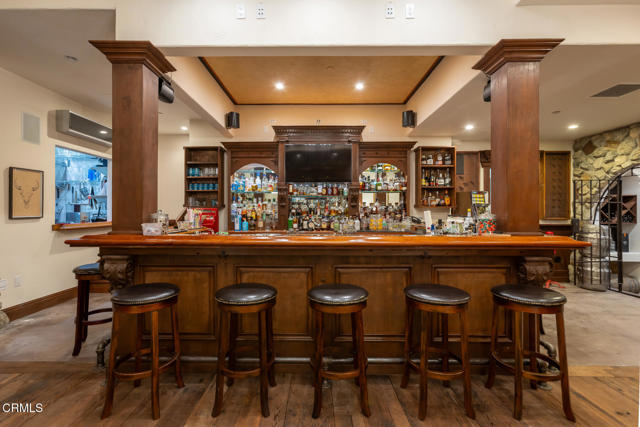 5065 Indianola Way, La Canada Flintridge CA: https://media.crmls.org/mediaz/b0916409-42c4-4451-9e2b-af8962f56cdc.jpg