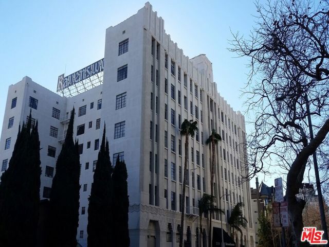 570 N ROSSMORE Avenue, Los Angeles CA: https://media.crmls.org/mediaz/b09227db-18d9-44a1-9eab-ec9044e96ac1.jpg