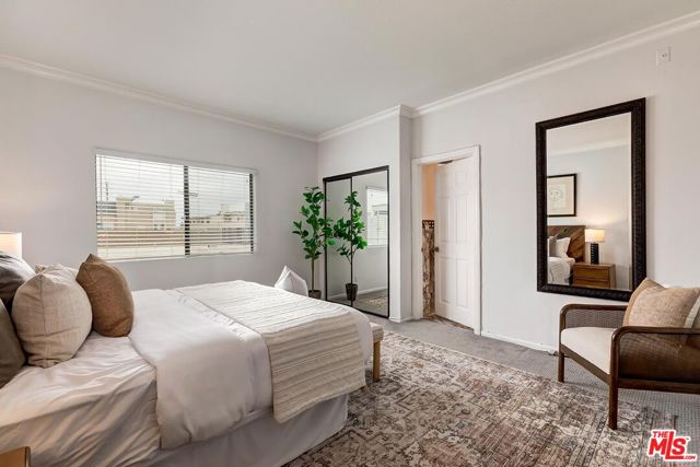 11827 Goshen Avenue, Los Angeles CA: https://media.crmls.org/mediaz/b0923676-3dd4-488a-85f1-bdb094c64513.jpg