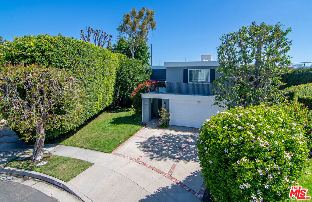 3004 Stoner Avenue
