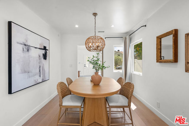 10531 Woodbridge Street, Toluca Lake CA: https://media.crmls.org/mediaz/b0934295-ef21-40e8-b158-db3c4afe5edc.jpg