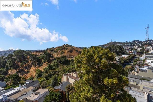 351 Buena Vista Ave E, San Francisco CA: https://media.crmls.org/mediaz/b093855d-b89f-448c-ae10-8d3f23e514d8.jpg