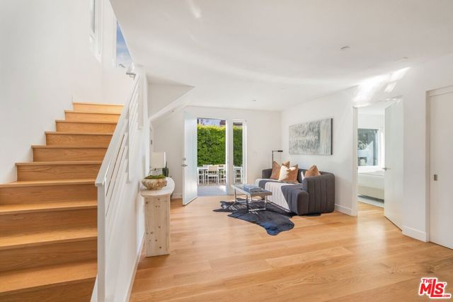 11724 Culver Boulevard, Los Angeles CA: https://media.crmls.org/mediaz/b0939ee2-2742-4f65-aedd-3e72014fd514.jpg