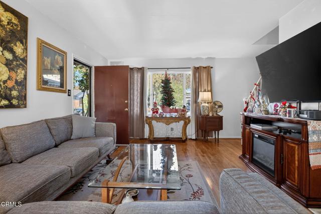 Detail Gallery Image 12 of 54 For 3146 Strathmore Dr, Ventura,  CA 93003 - 4 Beds | 2 Baths