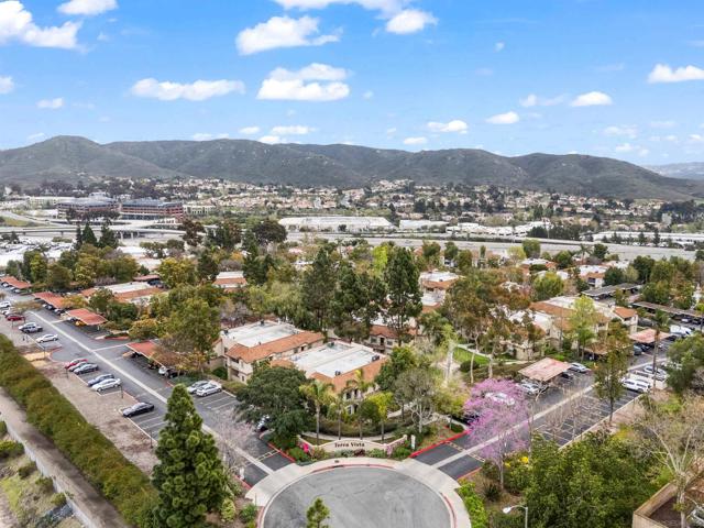 Image 4 of 25 For 10301 Azuaga St  3