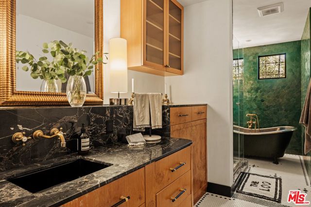 6 Bed Home for Sale in Los Angeles, California