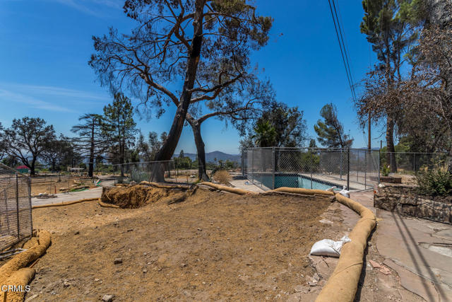 3360 Villa Grove Dr Drive, Altadena CA: https://media.crmls.org/mediaz/b094a163-0046-41cb-affa-4d0da12db3bd.jpg