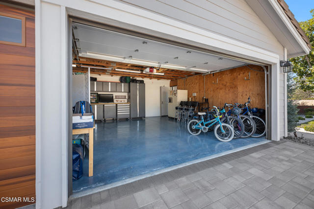 Upgraded 3 Car Garage