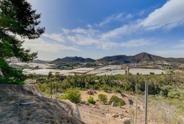 496 Camino Calafia, San Marcos CA: https://media.crmls.org/mediaz/b09589bb-6d08-49b7-86ff-86bde672d533.jpg