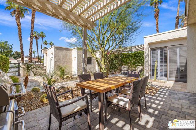 747 Inverness Drive, Rancho Mirage CA: https://media.crmls.org/mediaz/b095d504-db3b-4dee-838e-803875ac4667.jpg